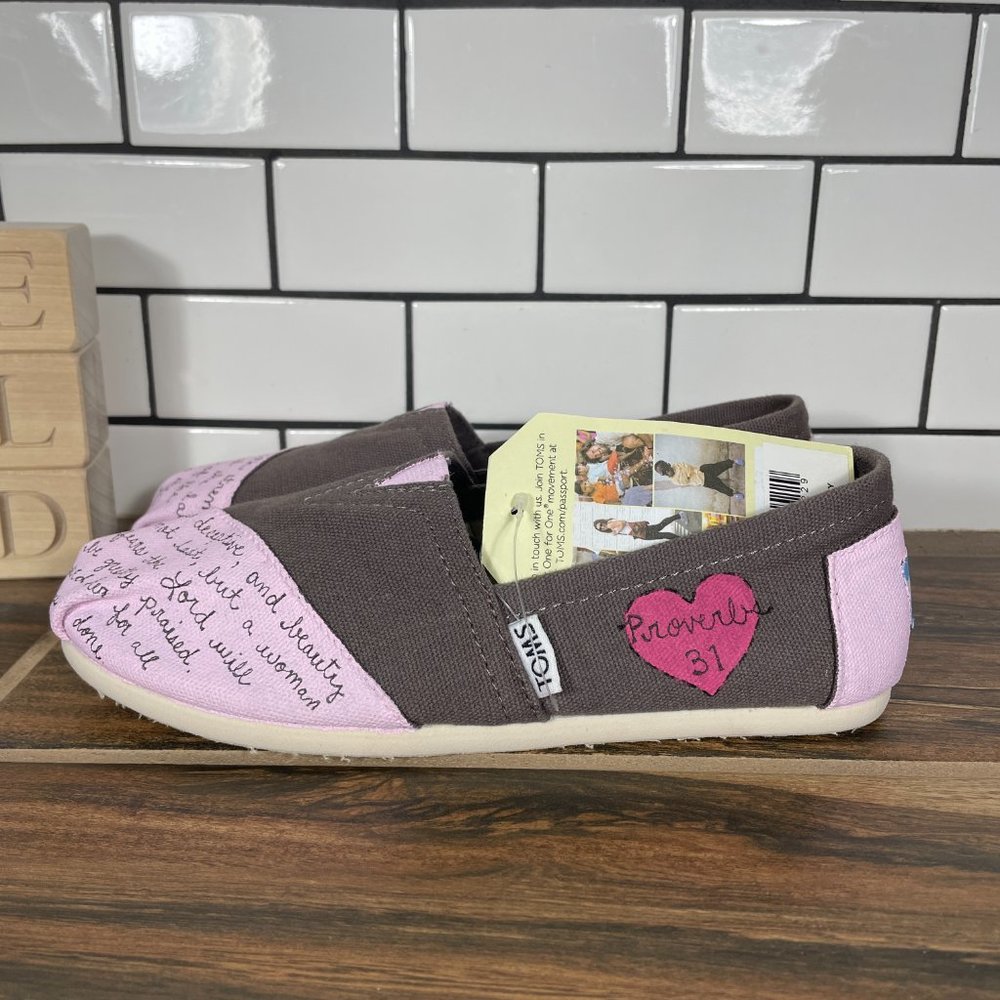 Toms Classic Womens Size 5 Shoes Ash Canvas Pink Proverbs 31 Slip On Flats NEW